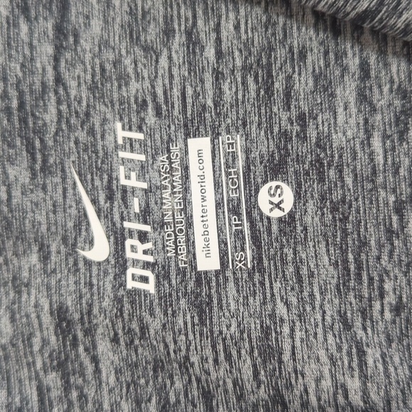 Nike Dri-Fit Running 1/4 Zip Mock Neck Pullover, Color Heathered Gray Size XS - Picture 15 of 16